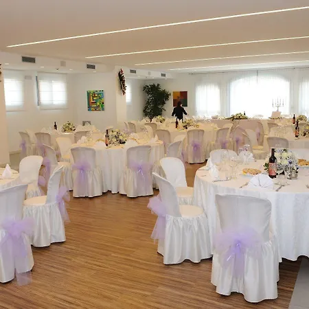 Ristorante Primavera מלון Godega di SantʼUrbano